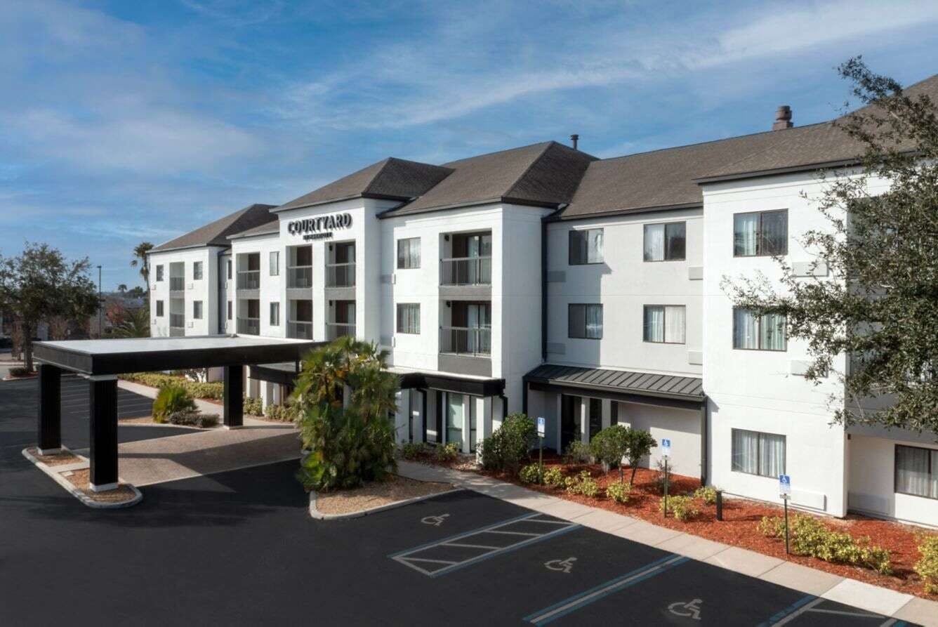 Courtyard Lakeland