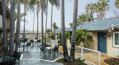 PB Surf Beachside Inn