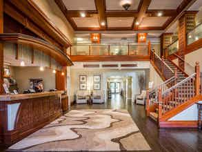Hotel West Inn & Suites photo 1