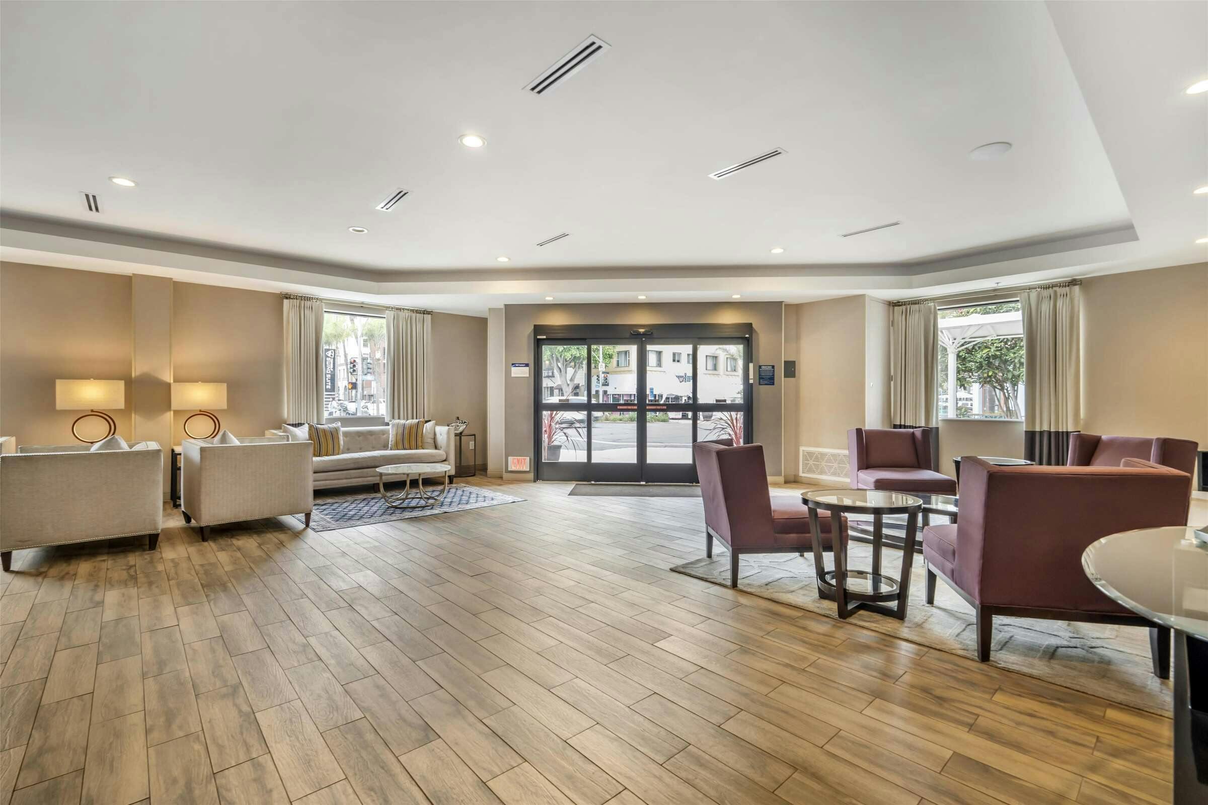 Hotel Best Western Plus Hotel At The Convention Center photo 2