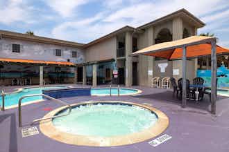 Hotel Ramada by Wyndham & Suites South Padre Island photo 2