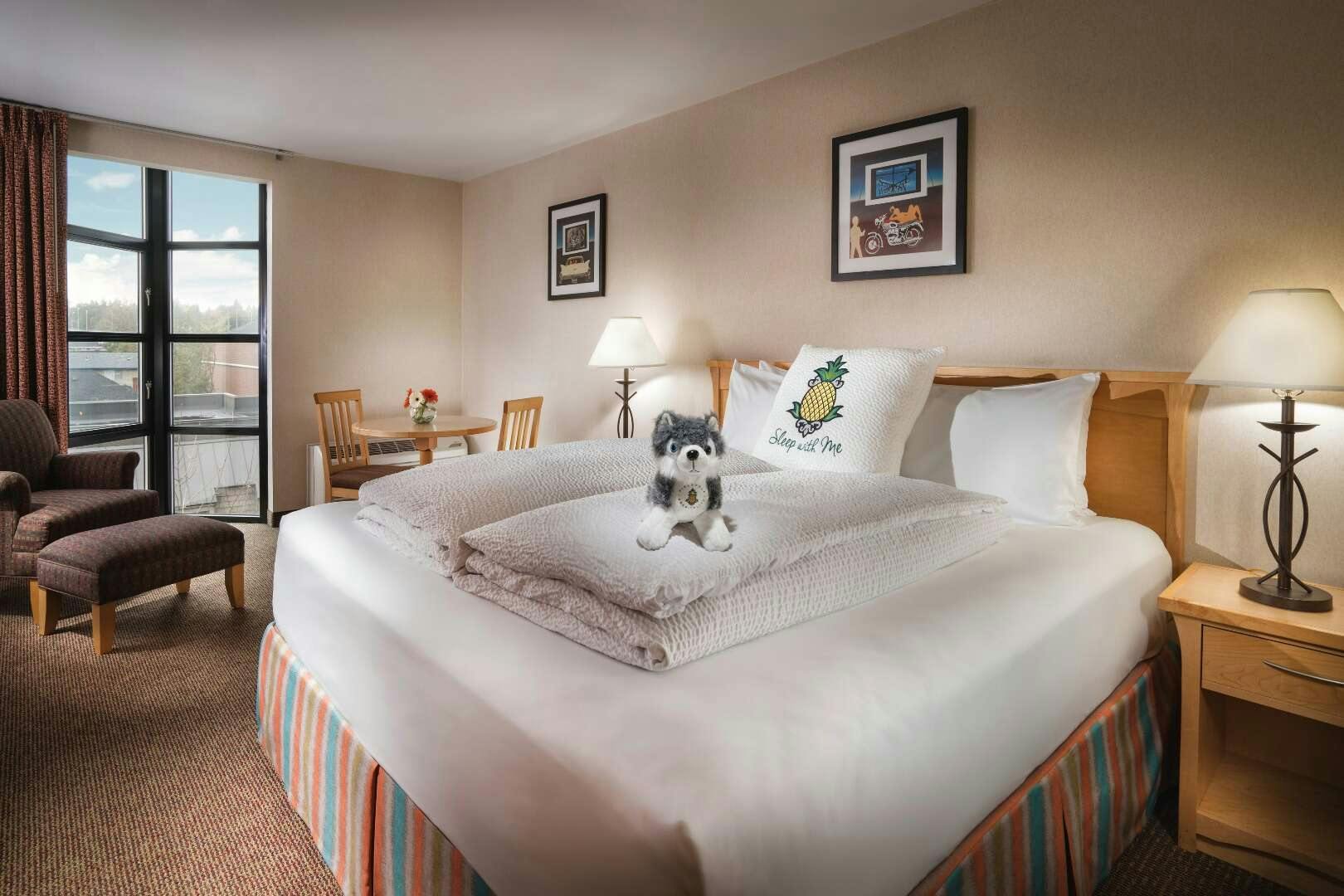 Hotel Staypineapple at University Inn photo 1