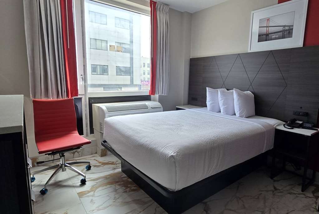 Hotel Ramada by Wyndham Brooklyn Empire Blvd photo 1