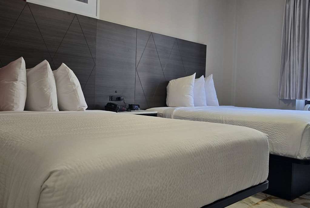 Hotel Ramada by Wyndham Brooklyn Empire Blvd photo 4