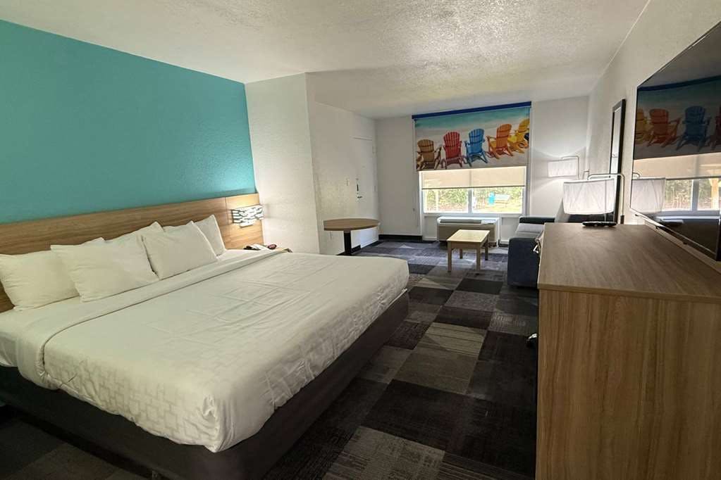 Hotel Days Inn by Wyndham Eglin AFB photo 5