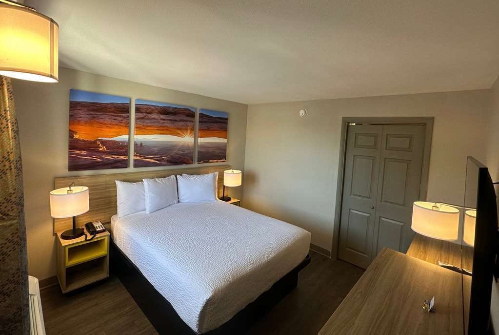 Hotel Days Inn by Wyndham Farmington NM photo 1