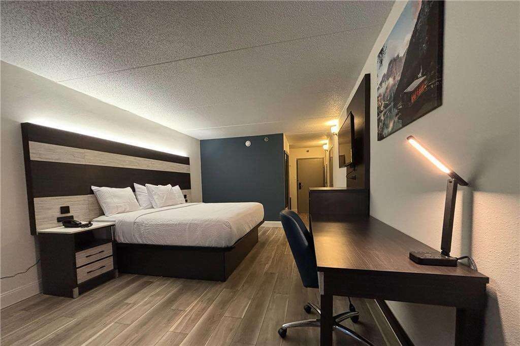 Hotel Baymont Williamsburg I-64 photo 1