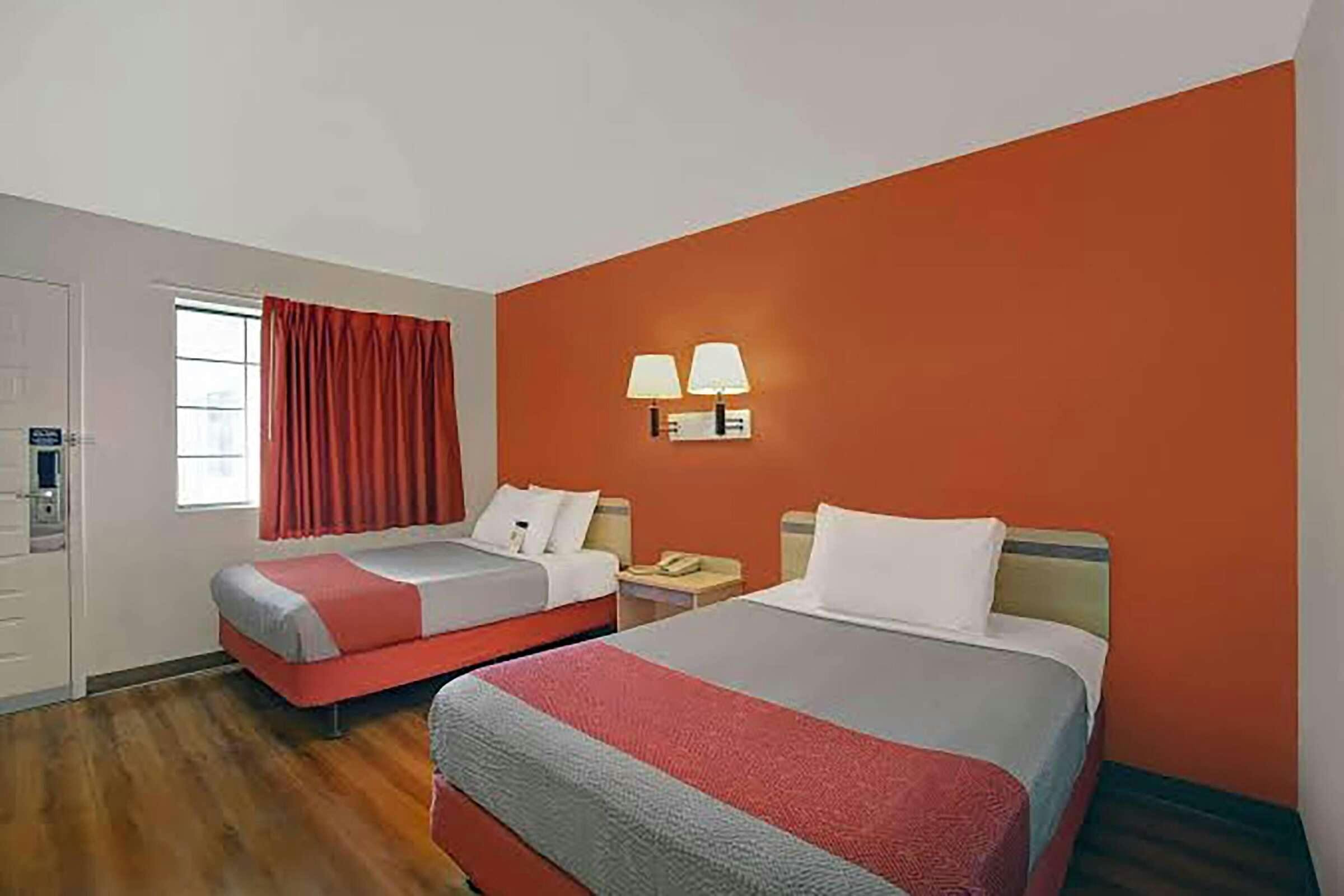 Super 8 by Wyndham Livermore