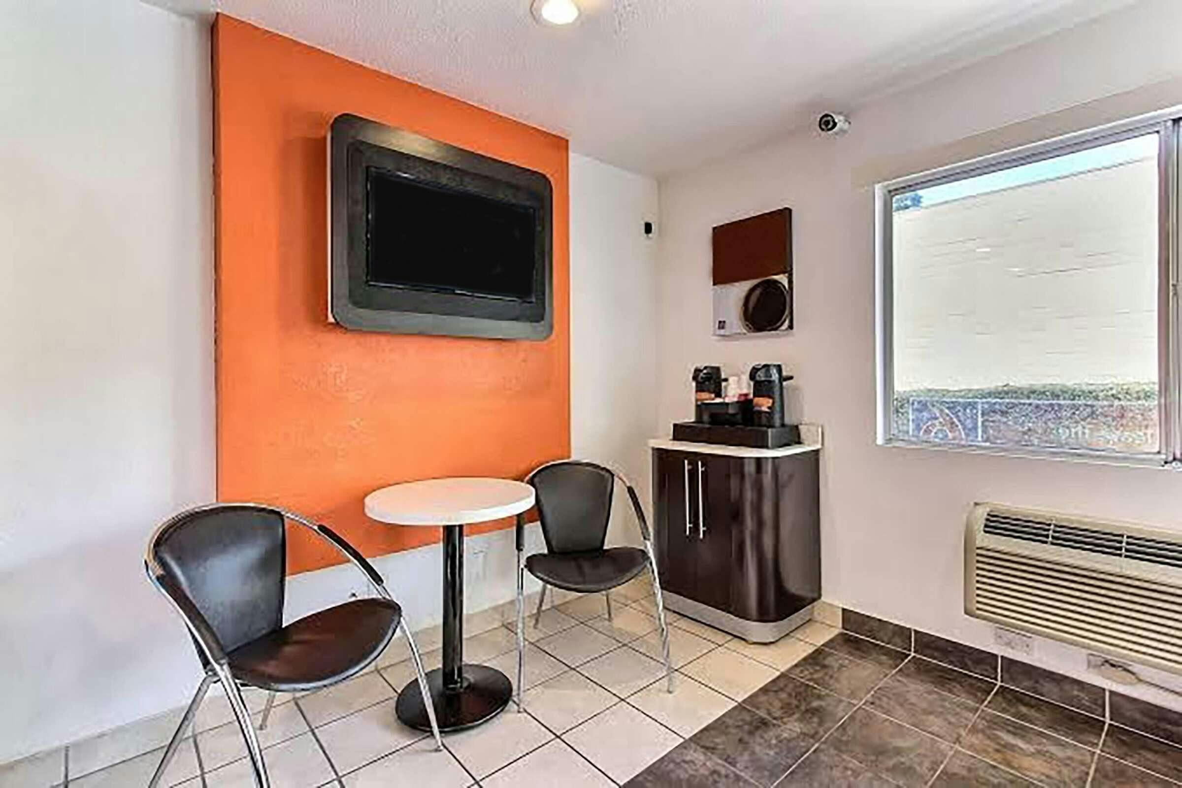 Hotel Super 8 by Wyndham Santa Clara photo 1