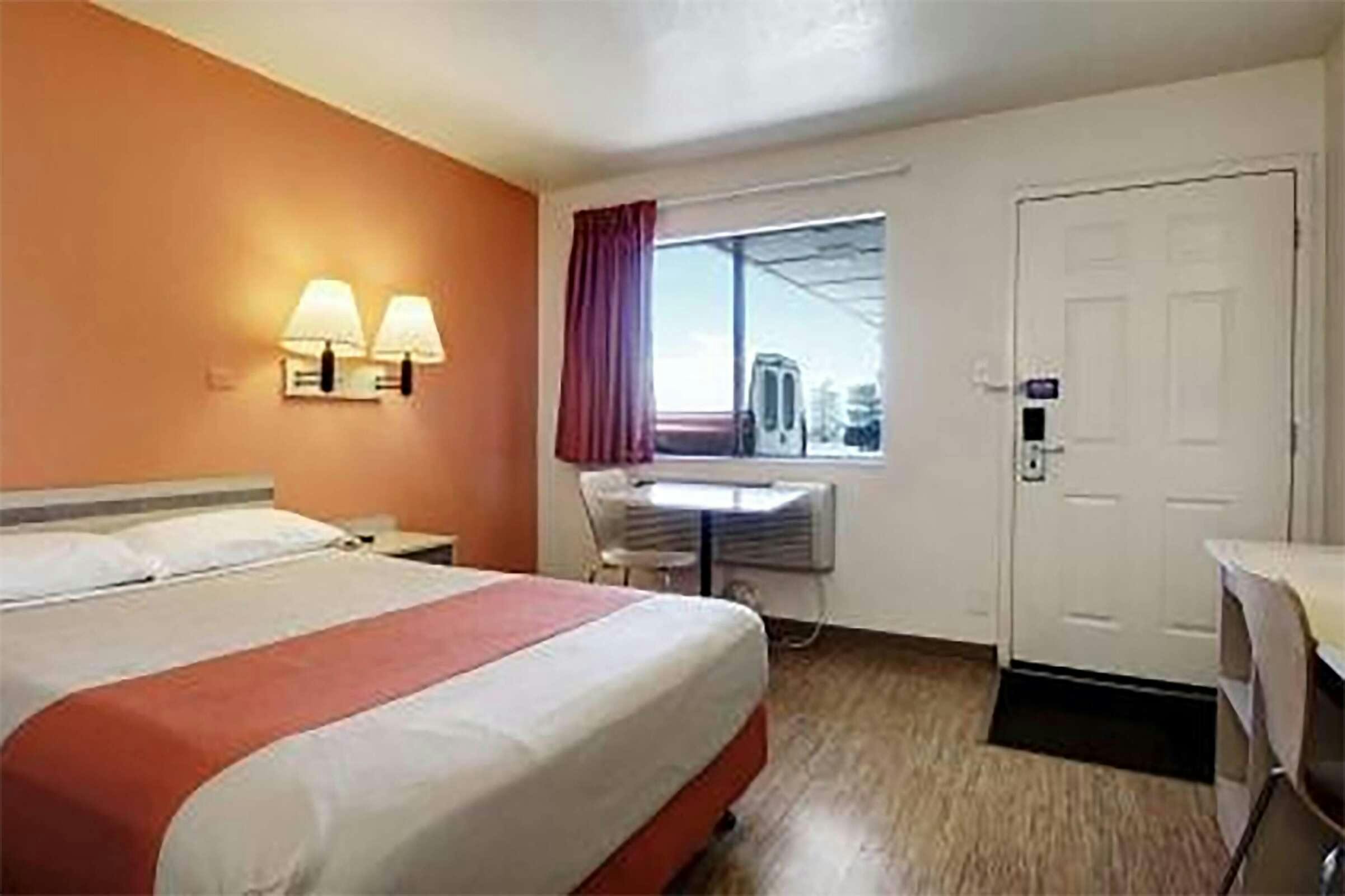 Hotel Super 8 by Wyndham Woods Cross/Salt Lake City North photo 2