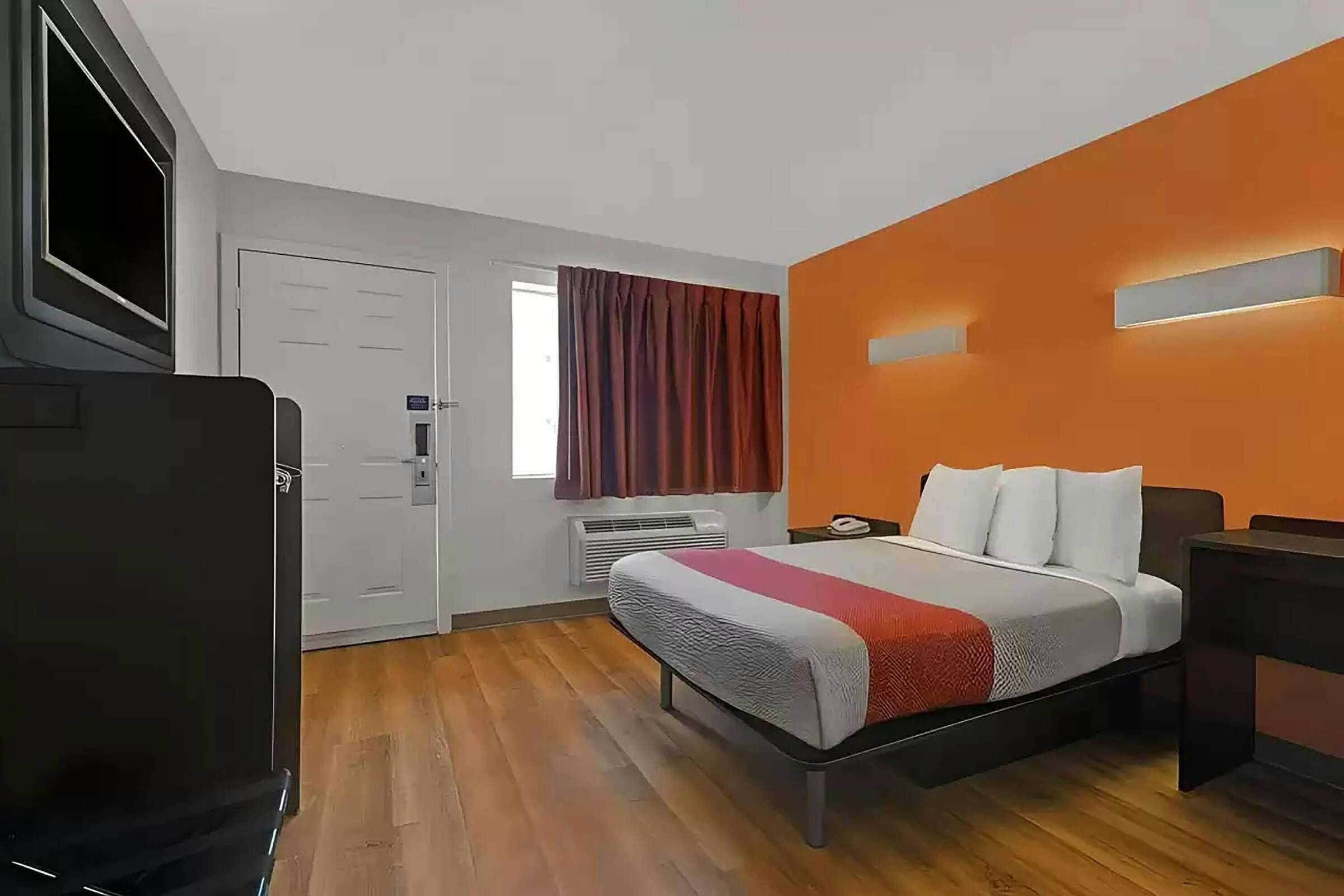 Super 8 by Wyndham San Jose