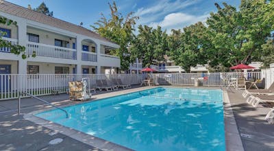 Super 8 by Wyndham Santa Rosa North