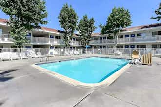 Hotel Super 8 San Jose photo 2