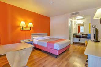 Hotel Super 8 Santa Rosa North photo 3