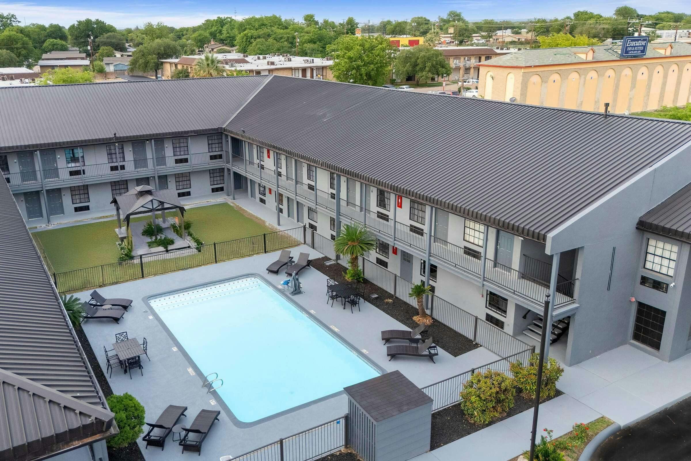 Hotel Baymont San Antonio Lackland photo 3