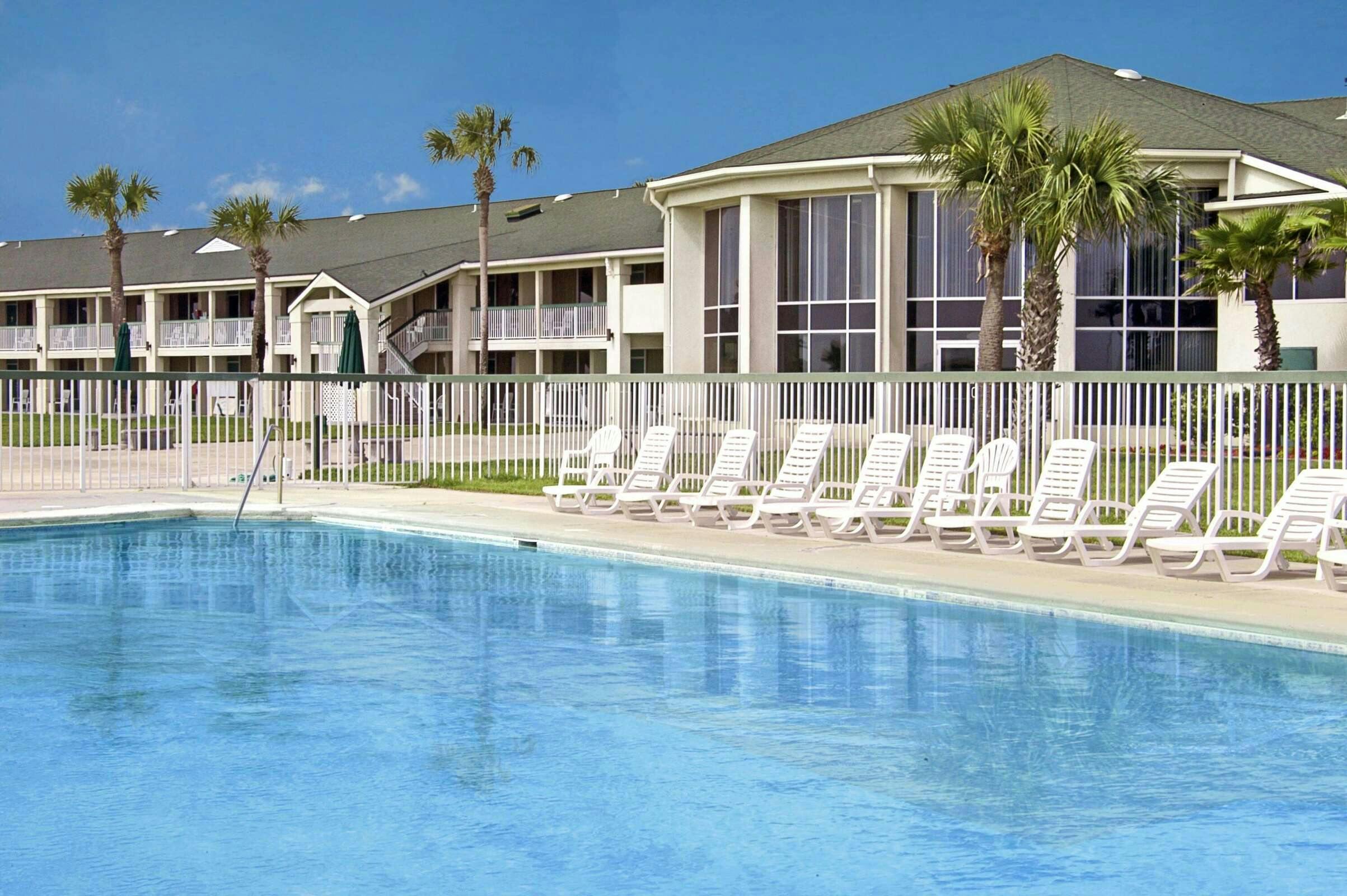 Hotel Days Inn Suites Jekyll Island photo 4