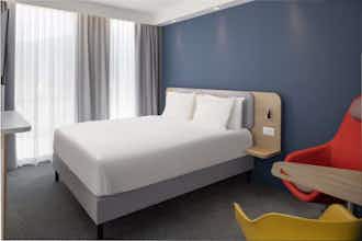 Hotel Holiday Inn Express & Suites Sion photo 1