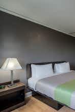 Hotel Quality Inn & Suites Downtown Kansas City photo 2