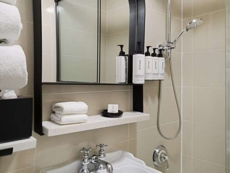 Hotel voco Astoria by IHG photo 3