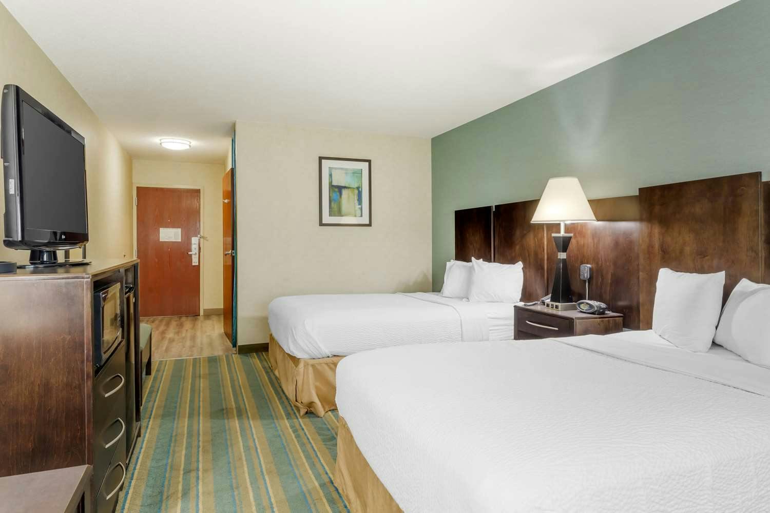 Hotel Best Western Plus Berkshire Hills Inn & Suites photo 2