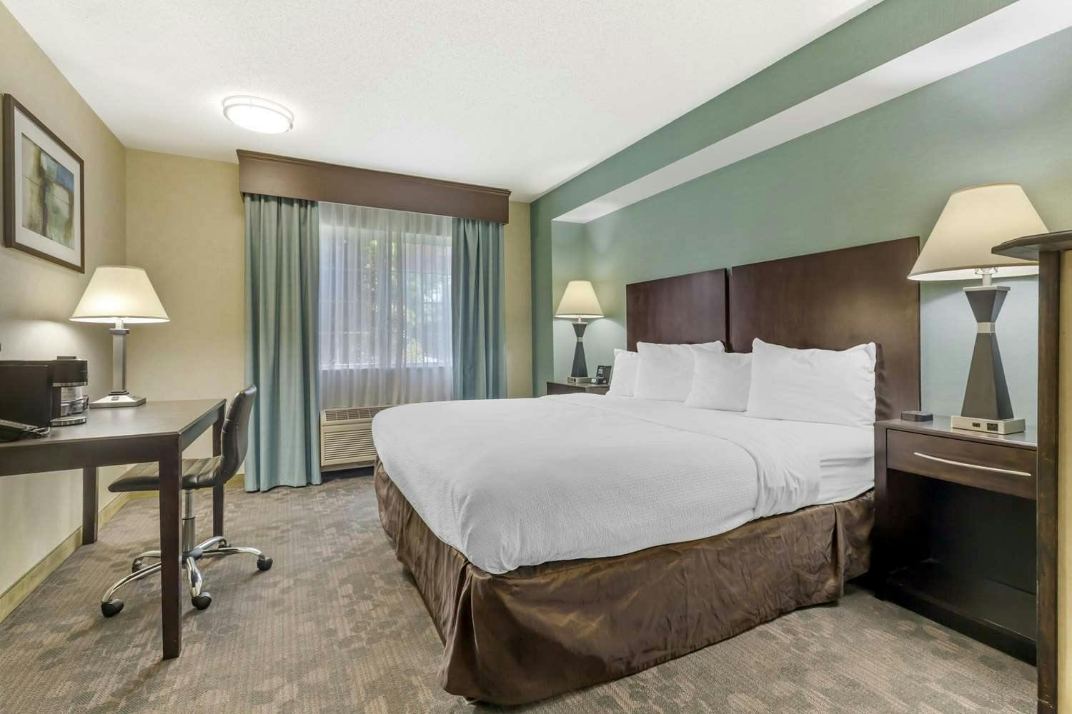 Hotel Best Western Plus Berkshire Hills Inn & Suites photo 3