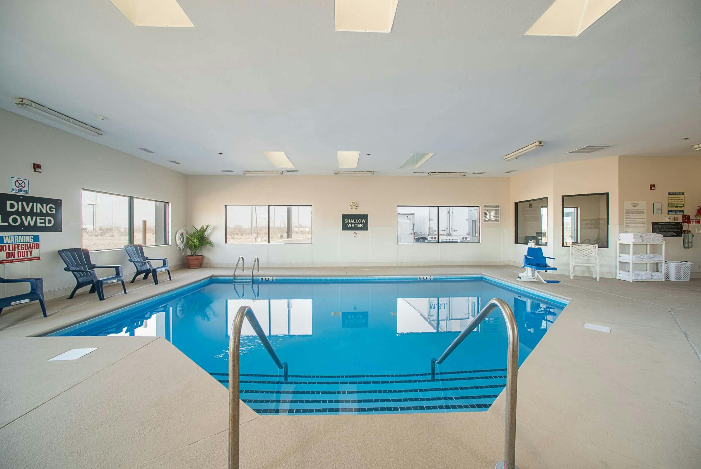 Hotel Red Roof Inn St Louis - Troy, IL photo 5