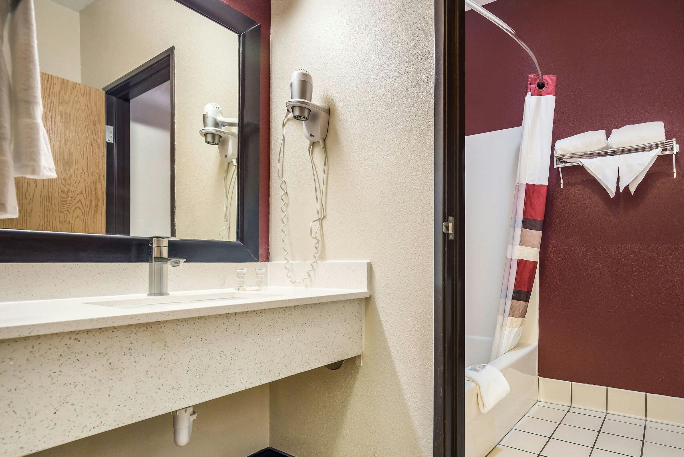 Hotel Red Roof Inn St Louis - Troy, IL photo 2