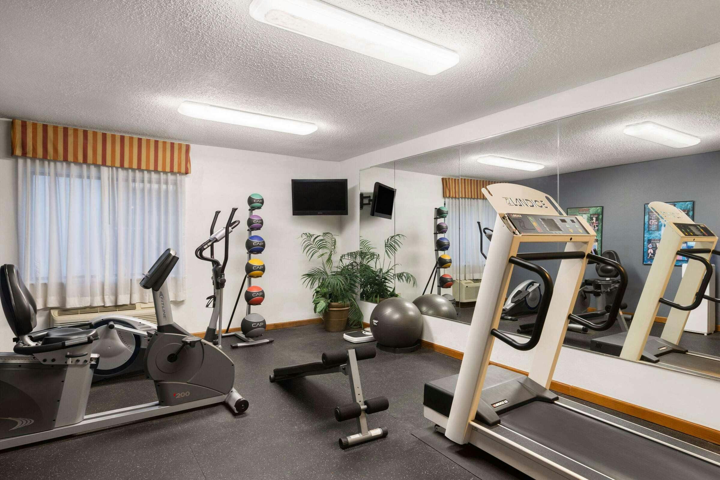 Hotel Days Inn Kansas City South photo 5