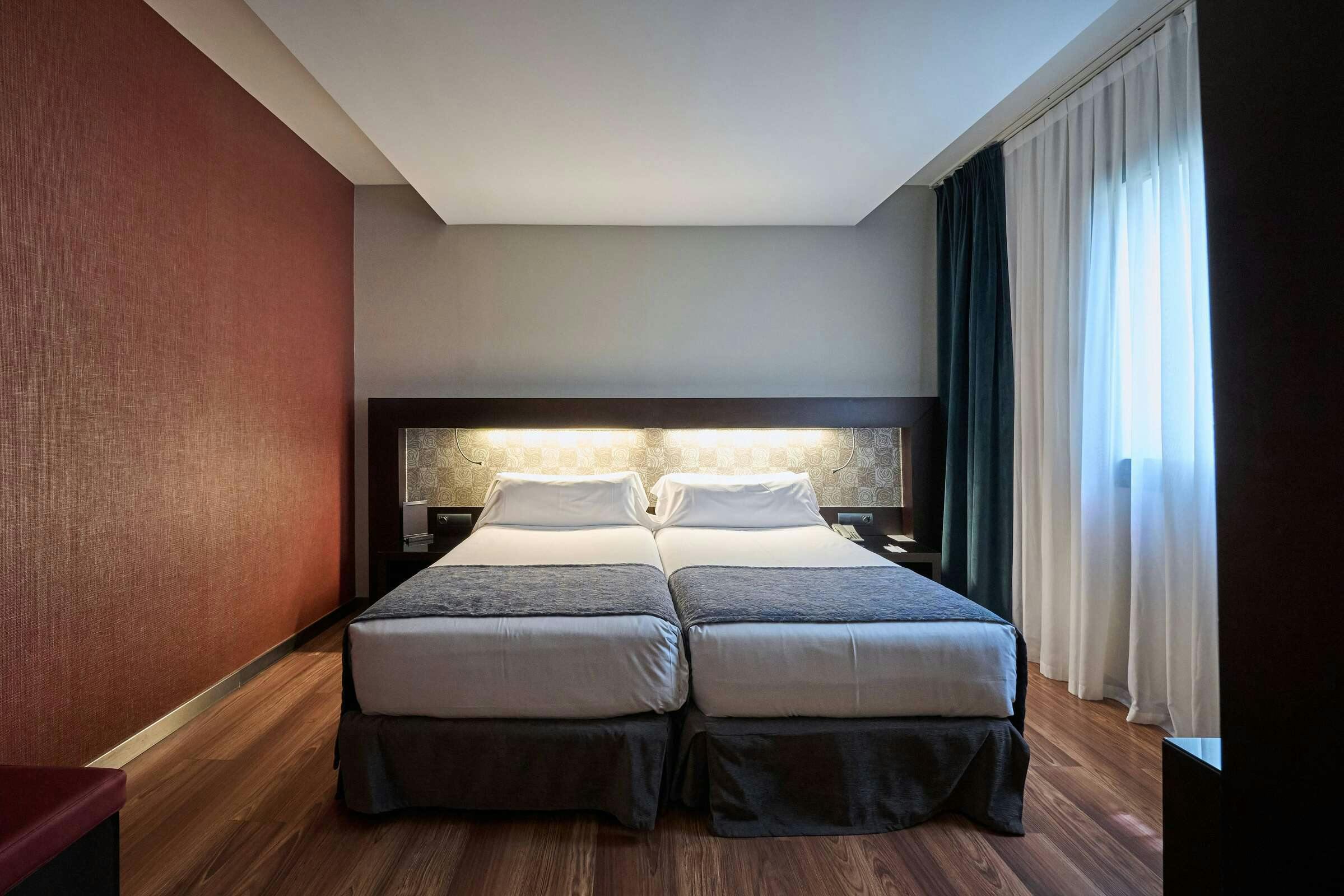 Hotel Catalonia Port photo 3