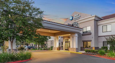 Best Western Valencia/Six Flags Inn & Suites