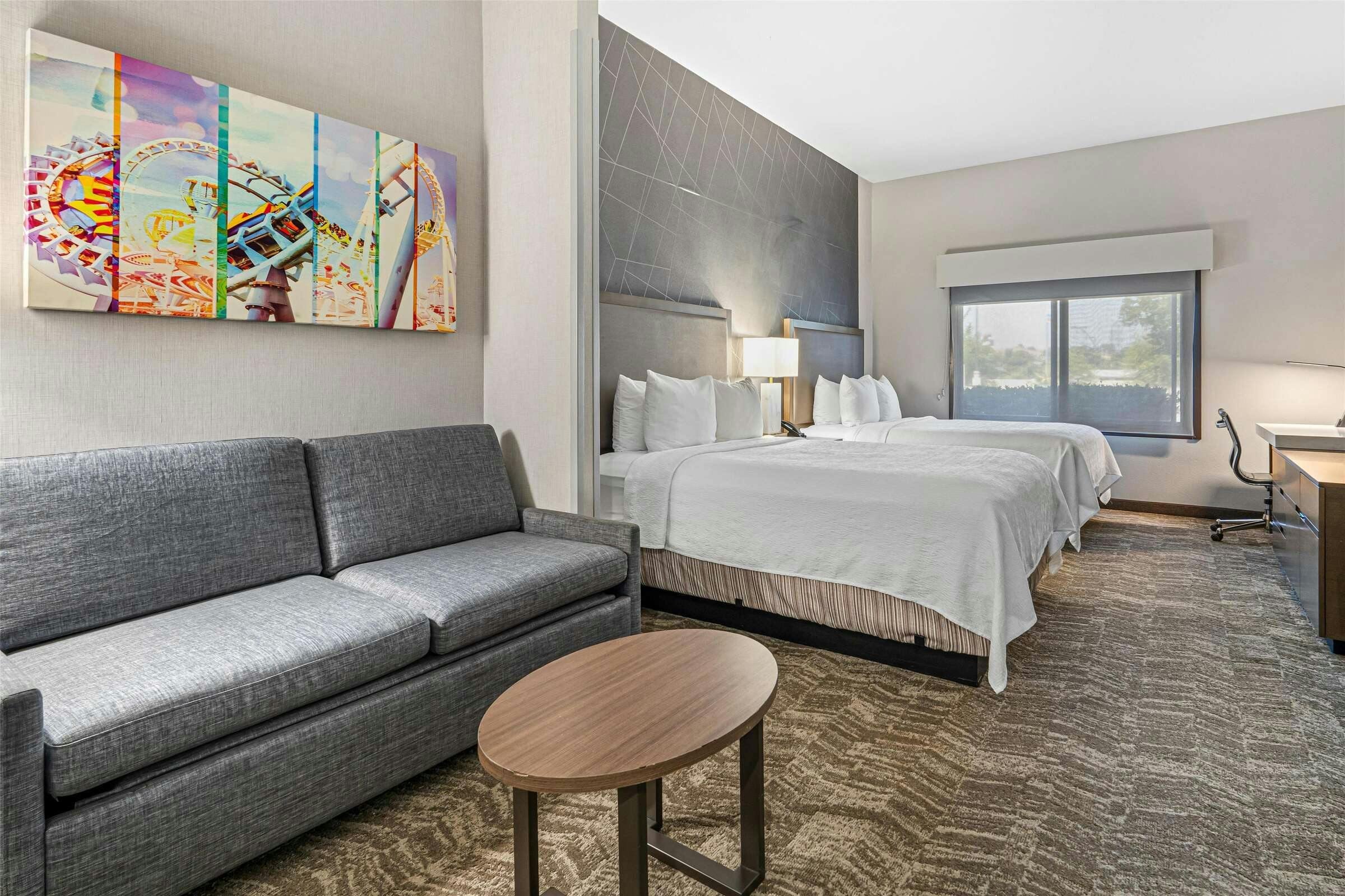 Hotel Best Western Valencia/Six Flags Inn & Suites photo 2