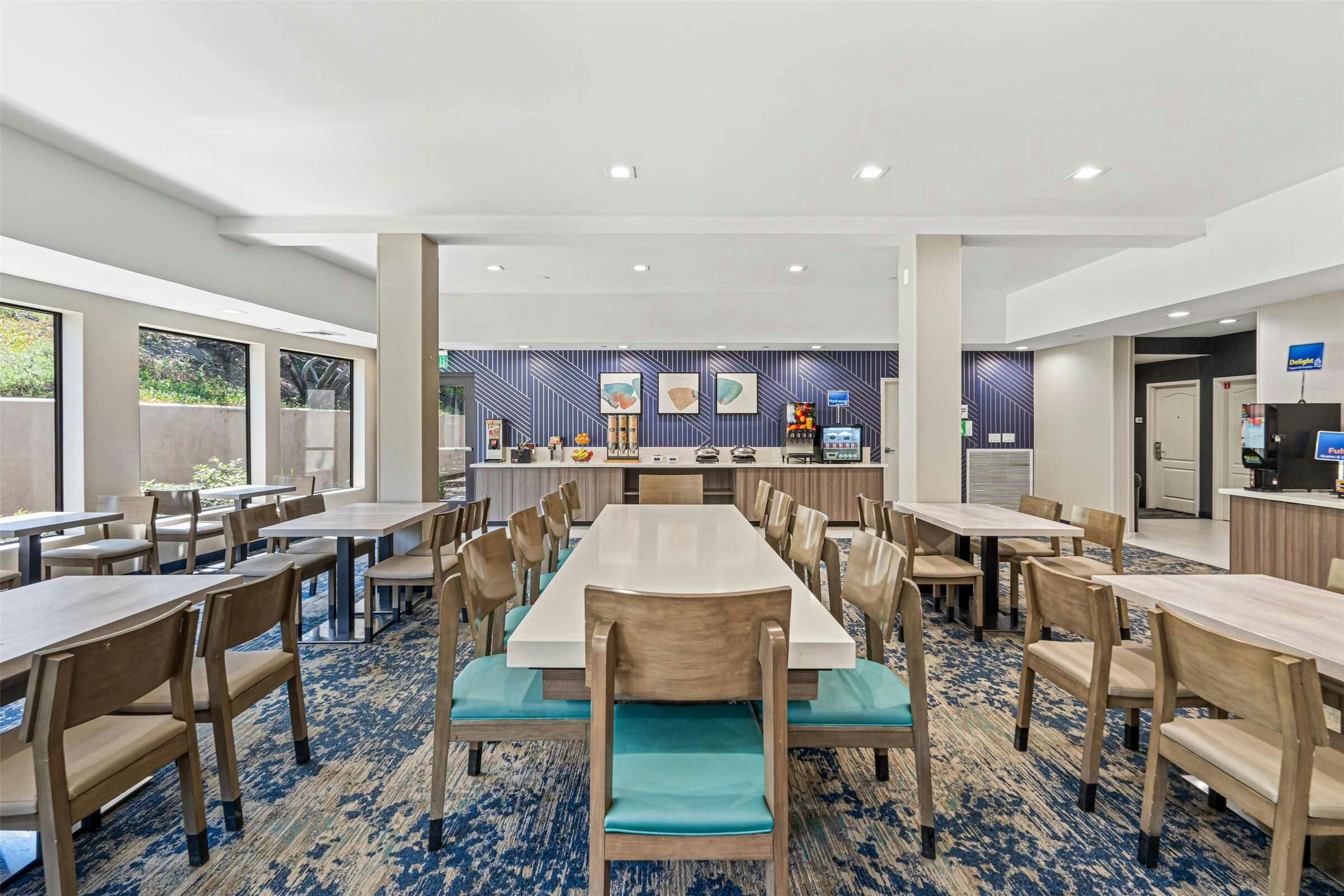 Hotel Best Western Valencia/Six Flags Inn & Suites photo 3