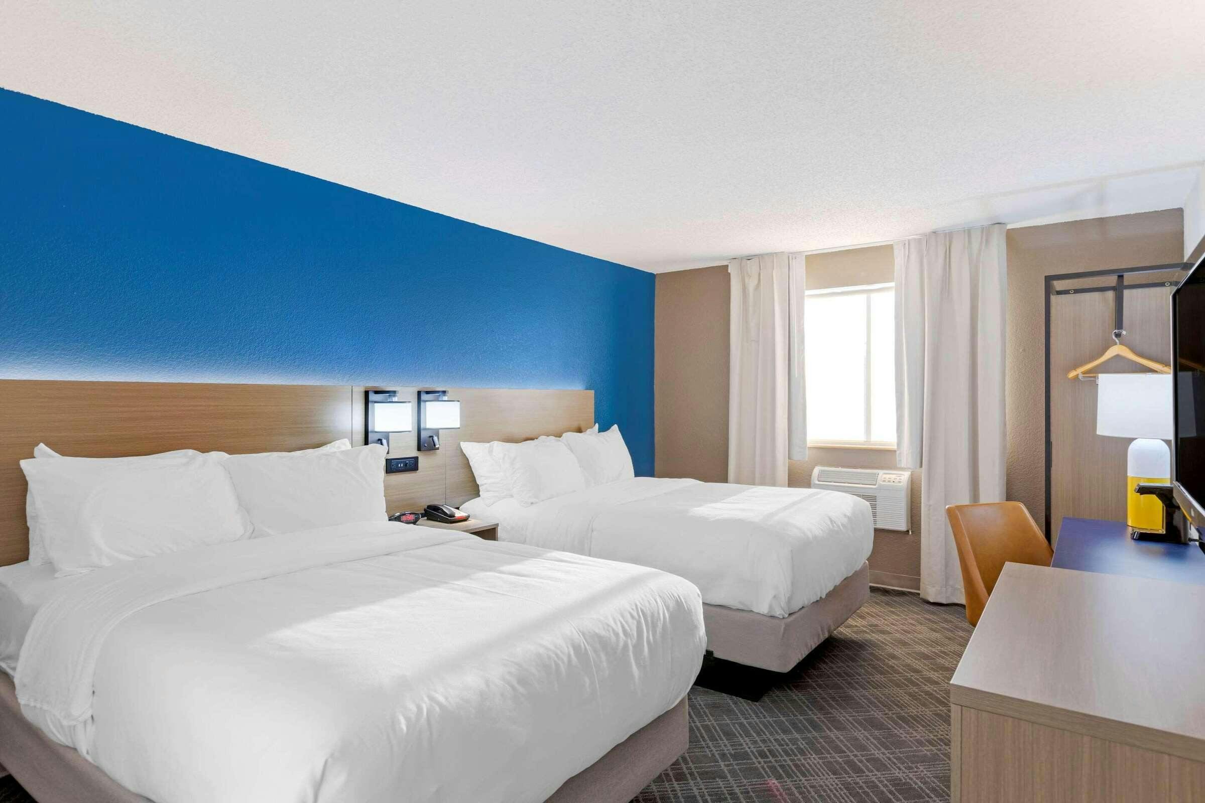 Hotel Comfort Inn Detroit - Troy photo 2