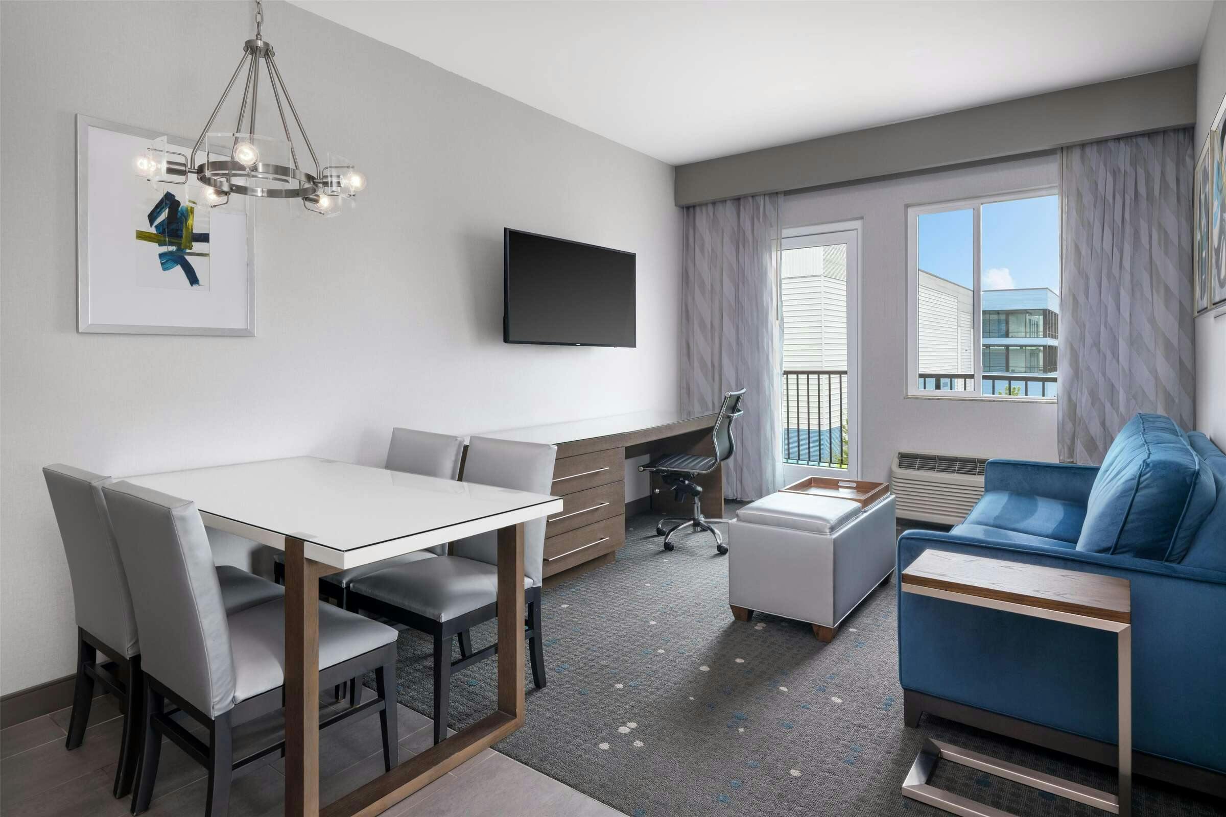 Hotel Best Western Premier Hotel At Fisher's Landing photo 1