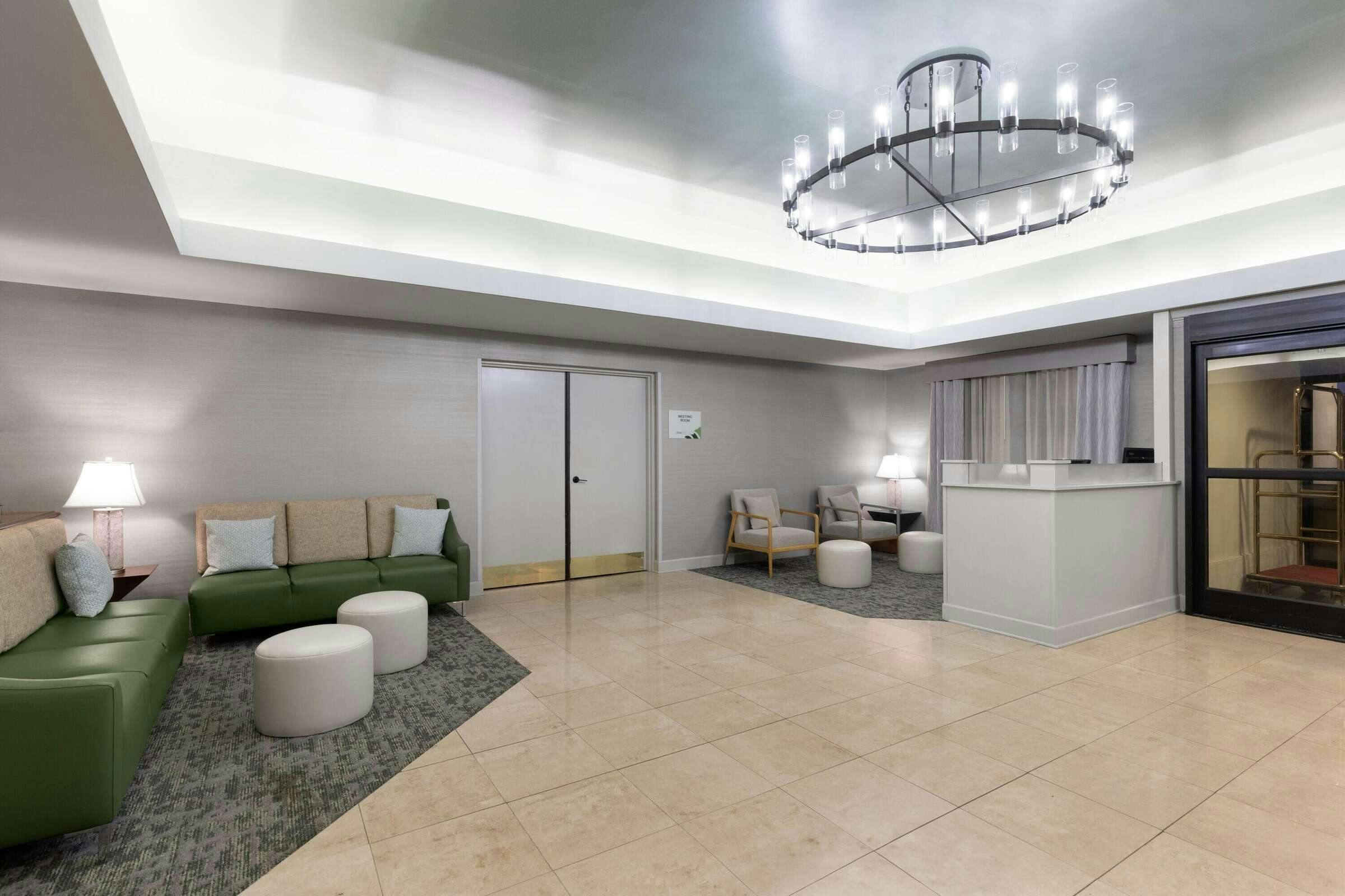 Hotel Wingate by Wyndham Greensboro/Coliseum photo 5