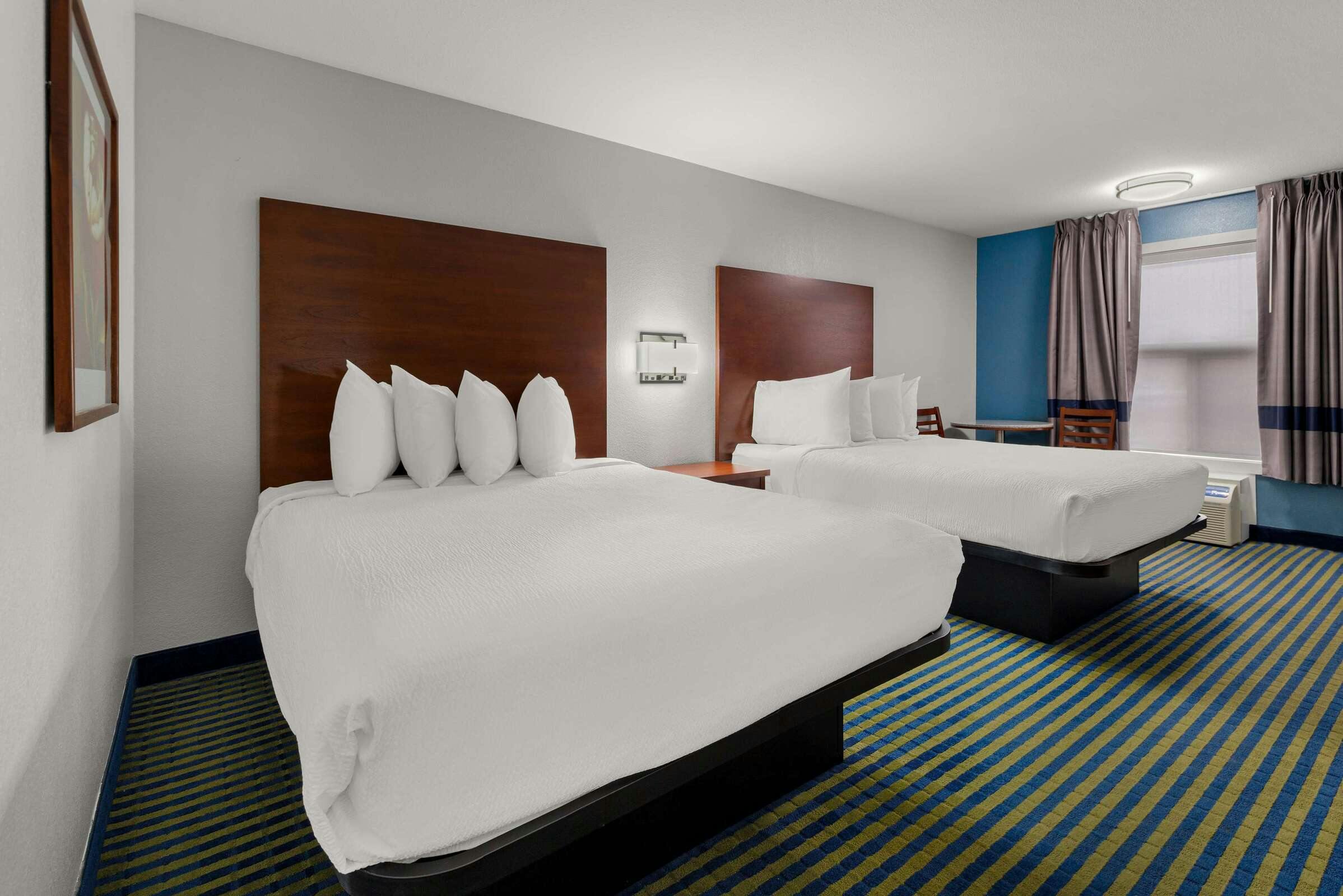Hotel SureStay Plus By Best Western Brooks photo 3