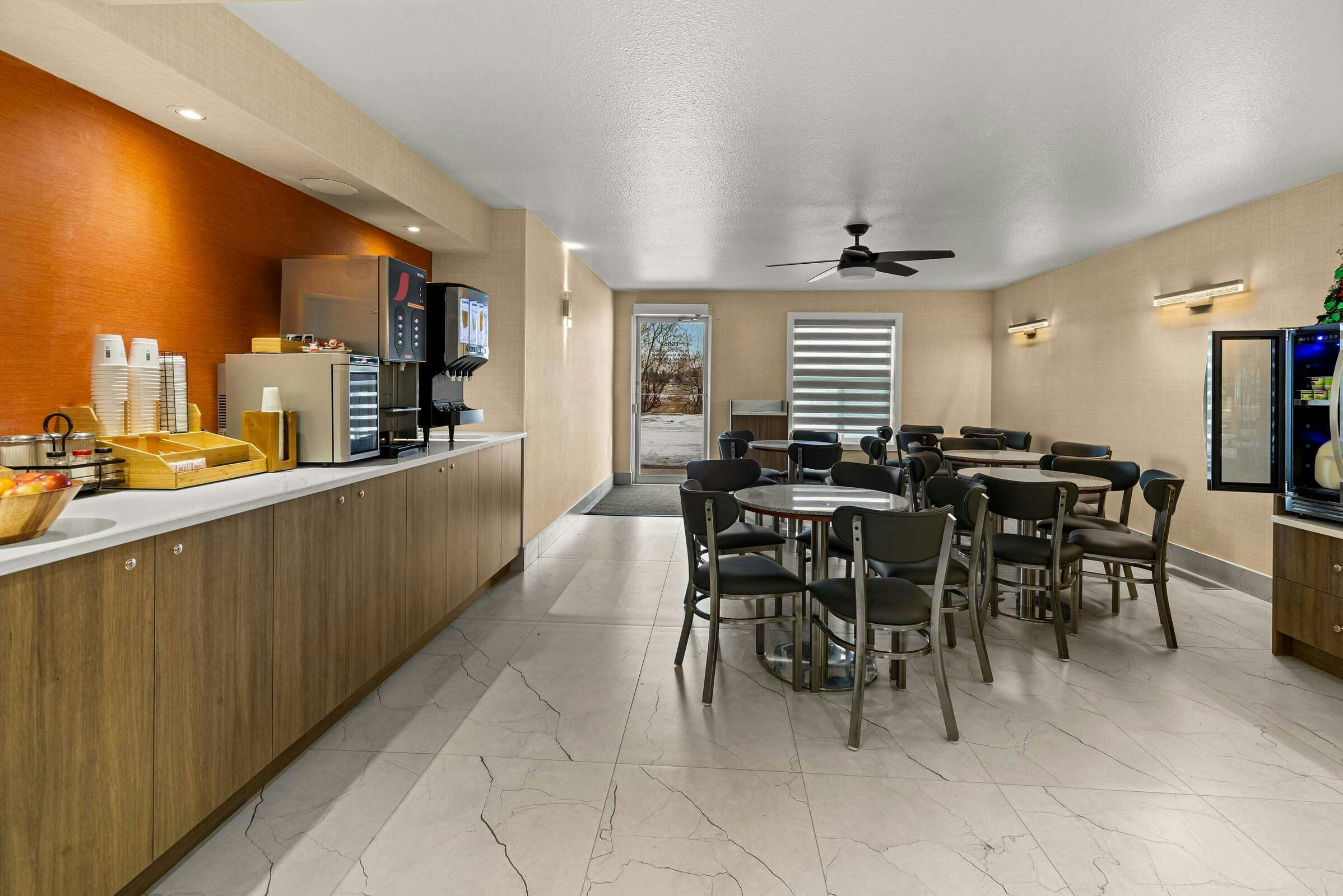 Hotel SureStay Plus By Best Western Brooks photo 5