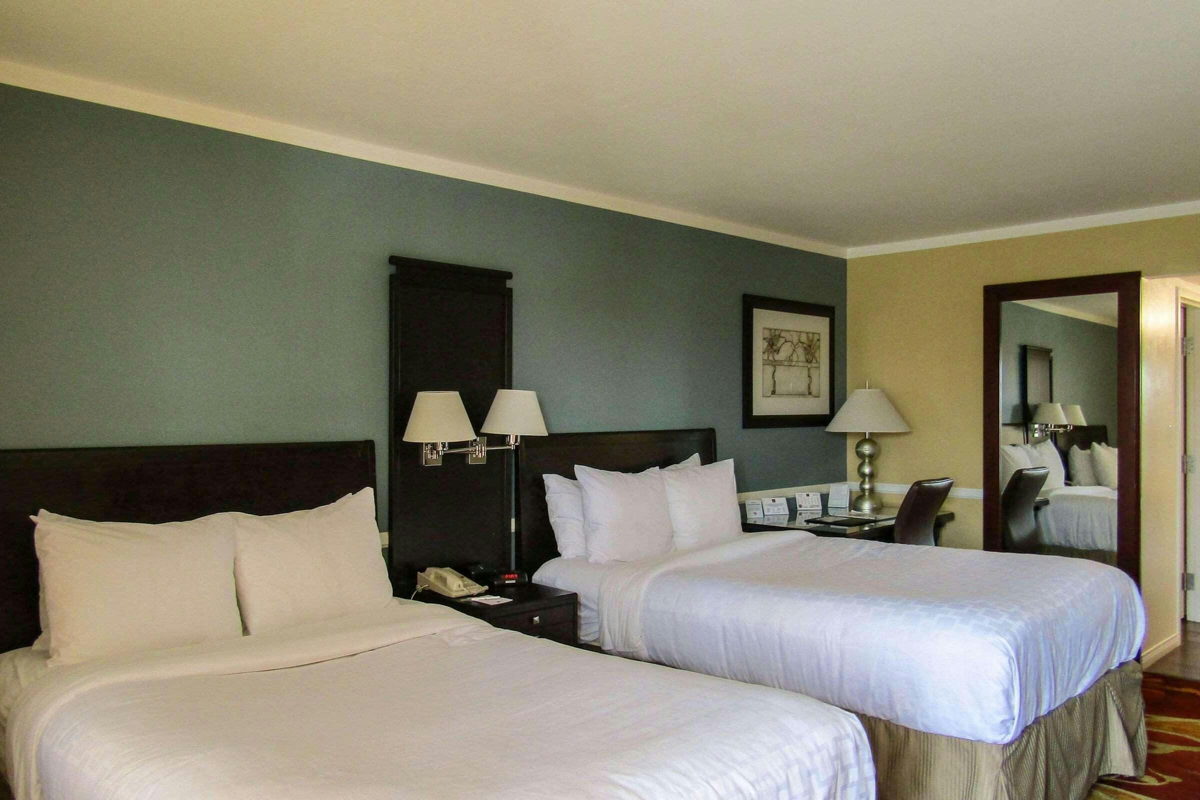 Hotel CLARION INN RIDGECREST photo 1