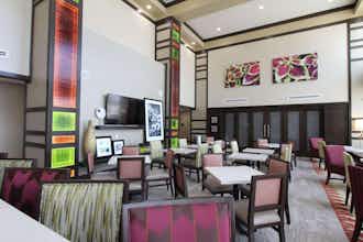 Hotel Hampton Inn & Suites Dallas Market Center photo 3