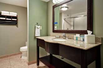 Hotel Hampton Inn & Suites Detroit-Canton photo 2