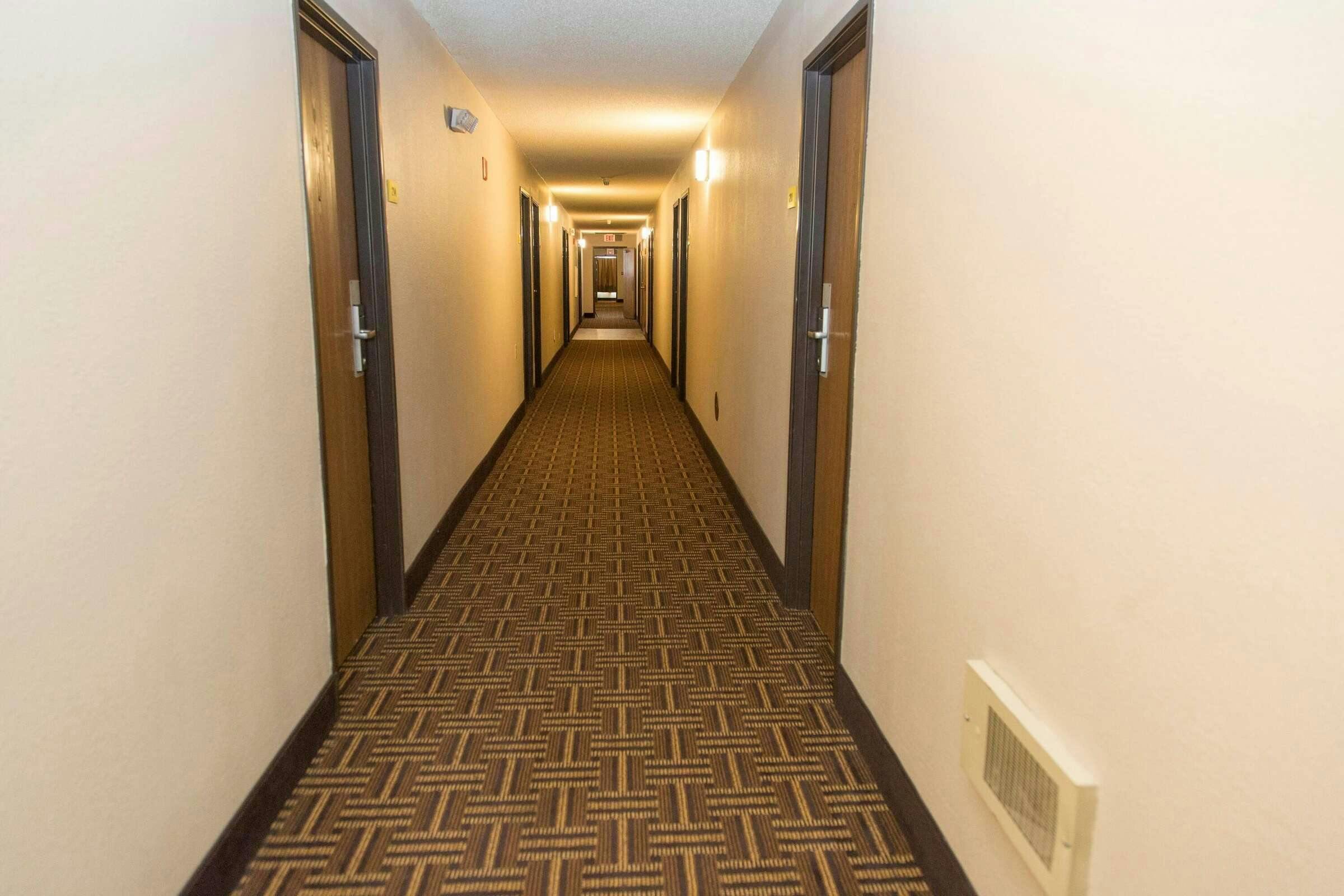 Hotel Super 8 Concordia KS photo 4