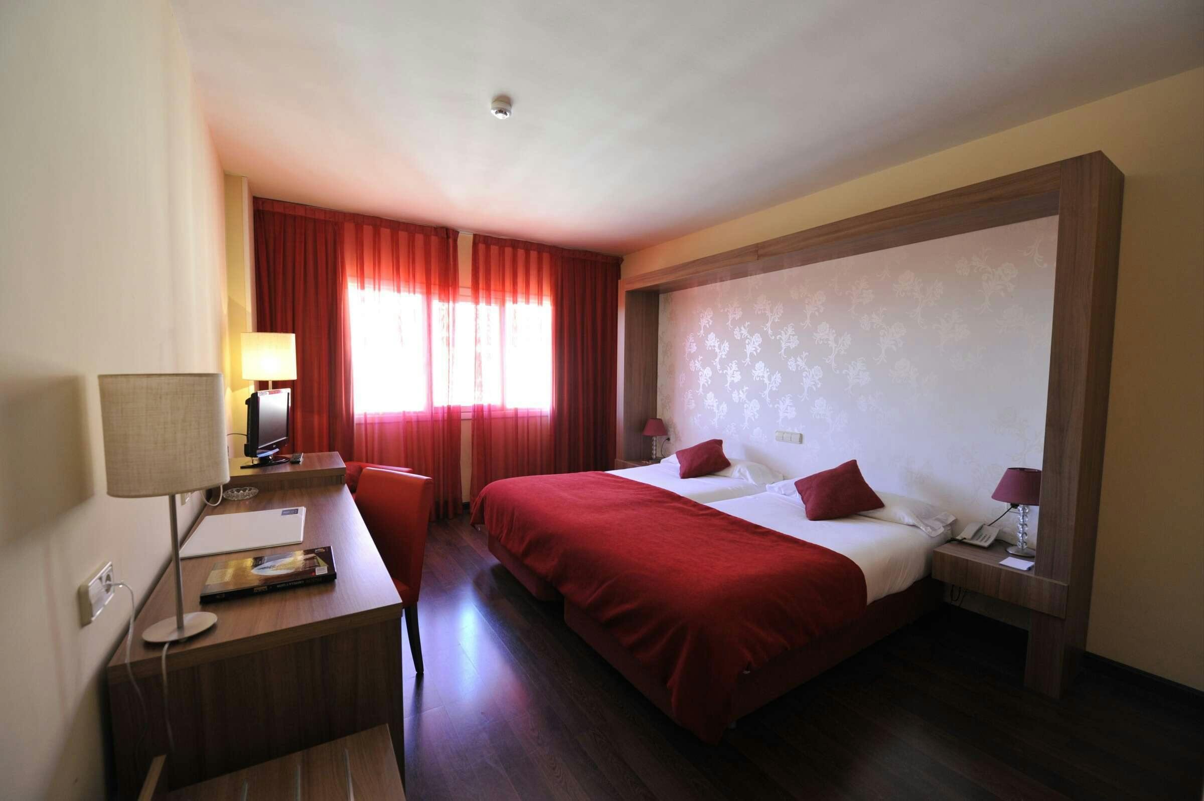 Hotel Hotel Puerta de Segovia photo 2