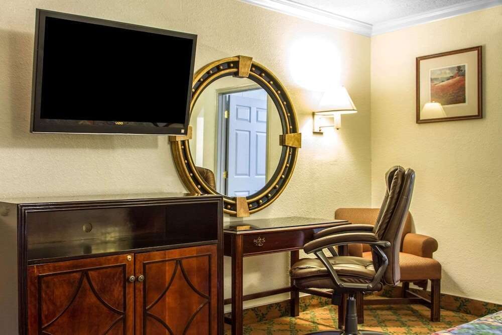 Hotel Econo Lodge photo 4