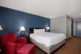 Hotel Quality Inn & Suites Oklahoma City North photo 1