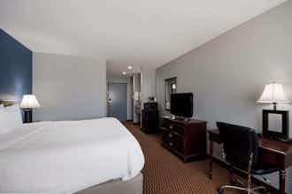 Hotel Quality Inn & Suites Oklahoma City North photo 2