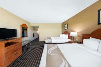 Hotel Quality Inn & Suites Sevierville - Pigeon Forge photo 3
