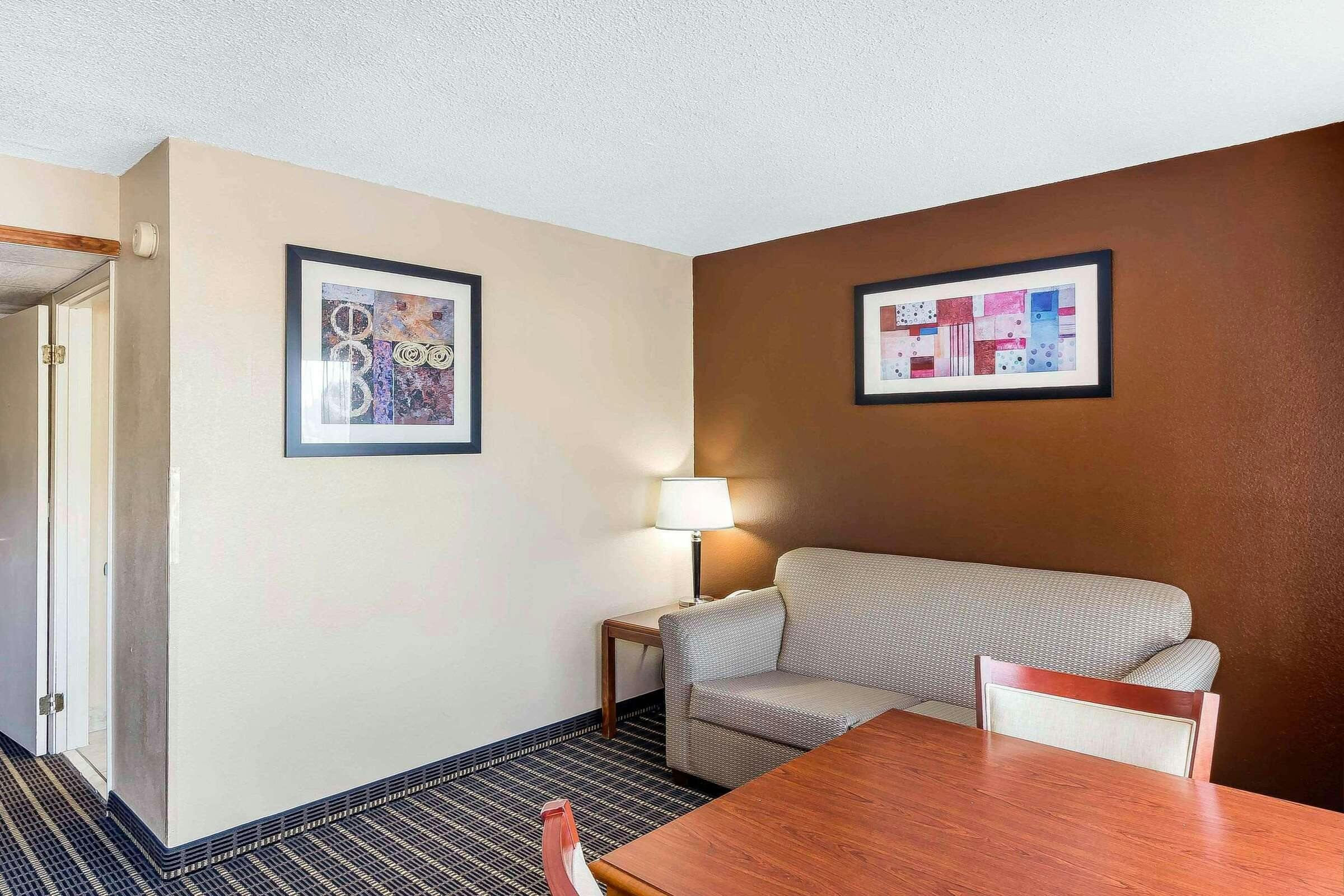 Hotel Quality Inn & Suites Sevierville - Pigeon Forge photo 4