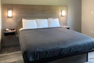 Hotel Suburban Studios near Panama City Beach photo 1