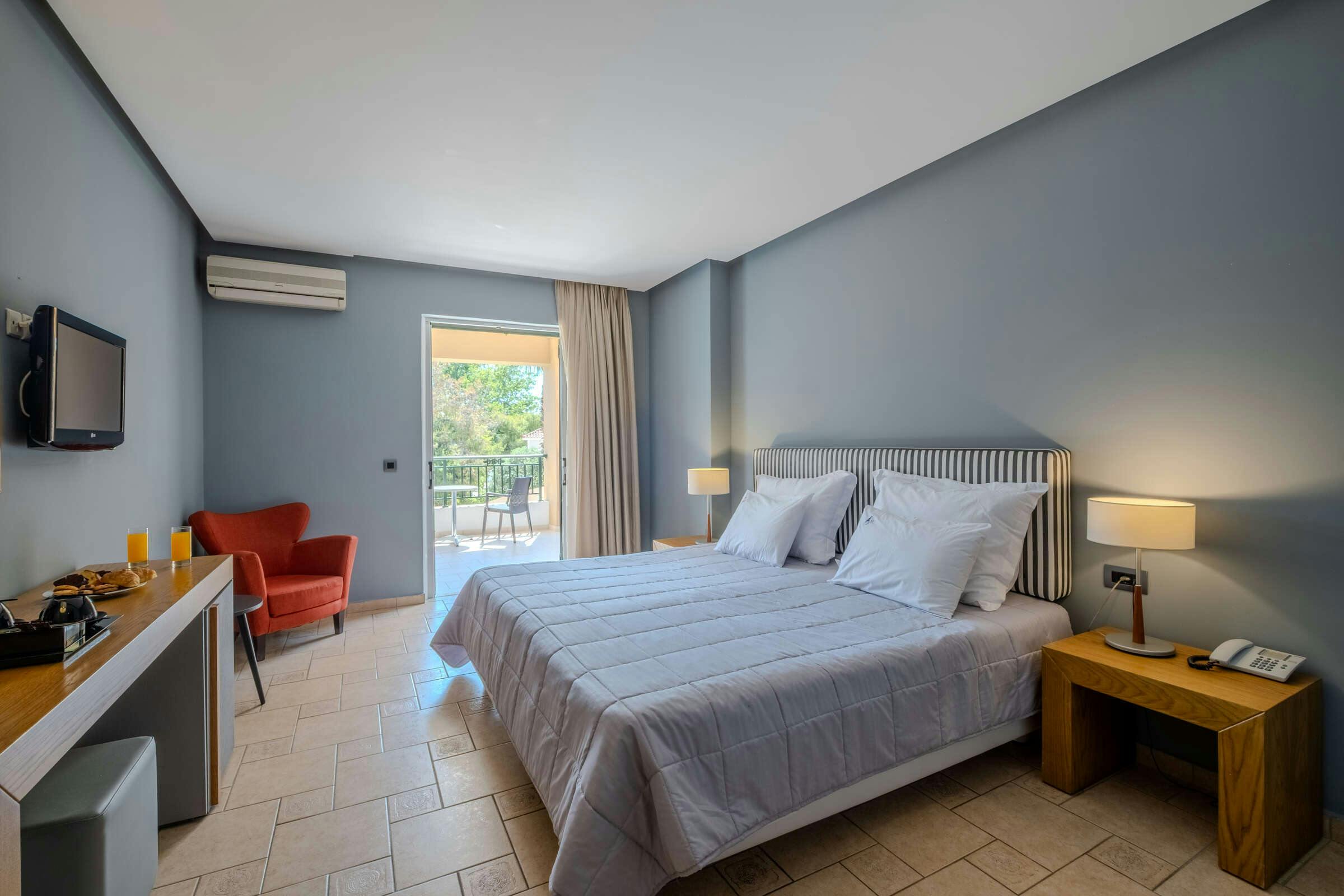 Hotel Mediterranean Beach Resort photo 2