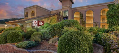 Best Western Plus Arroyo Roble Hotel & Creekside Villas
